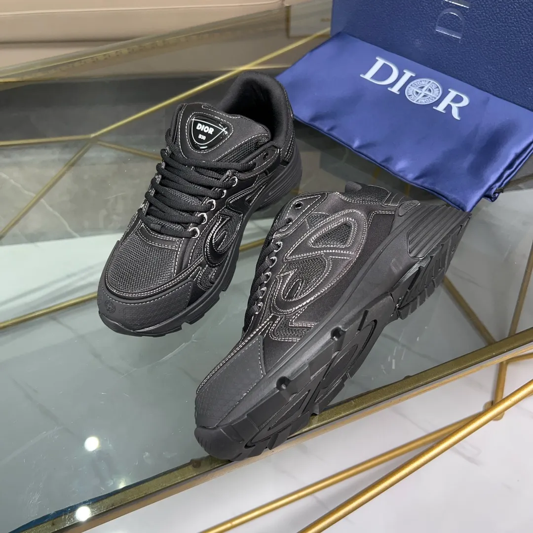 Men's Men's Shoes💰P460💰【DIOR】Dior's new B30 low-top sneakers✅ Carefully crafted from gray mesh fabric and white technical fabric, it features a CD30" graphic logo, and "DIO~B30" and "CD30" logos on the heel and tongue. The extra-light sculpted rubber sole is paired with iconic embellishments to enhance style, and internal stretch details create an ideal and comfortable wearing experience. Can be matched with a variety of casual looks to highlight a fashionable and modern sports style. Size: 38-44 (45 can be customized)